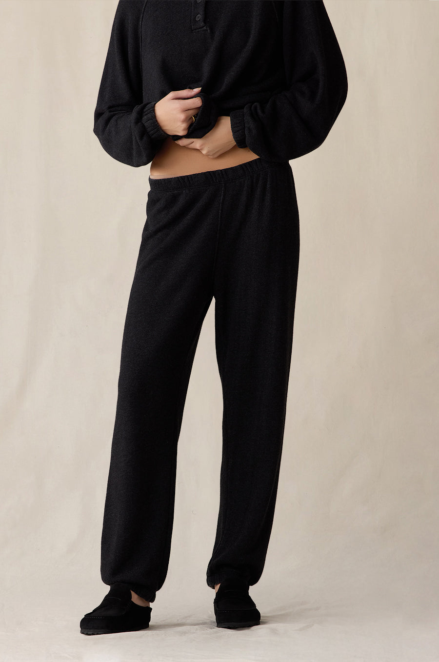 Mariner Fleece Polo and Relaxed Fleece Sweatpant in black - the lady & the sailor