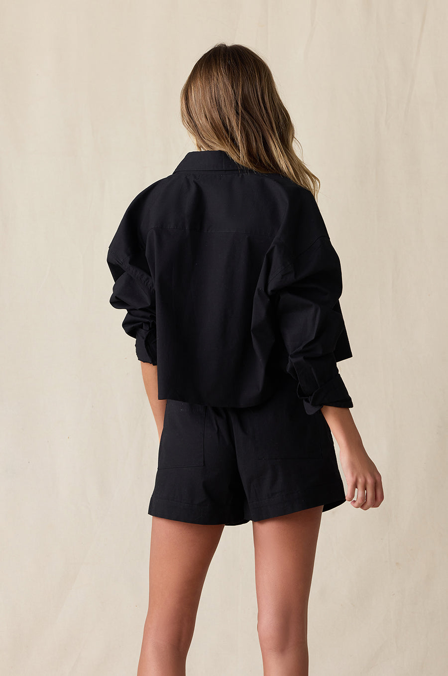 CROPPED BOXY BUTTON UP IN BLACK POPLIN STYLED WITH CUFFED SHORT IN BLACK POPLIN - the lady & the sailor