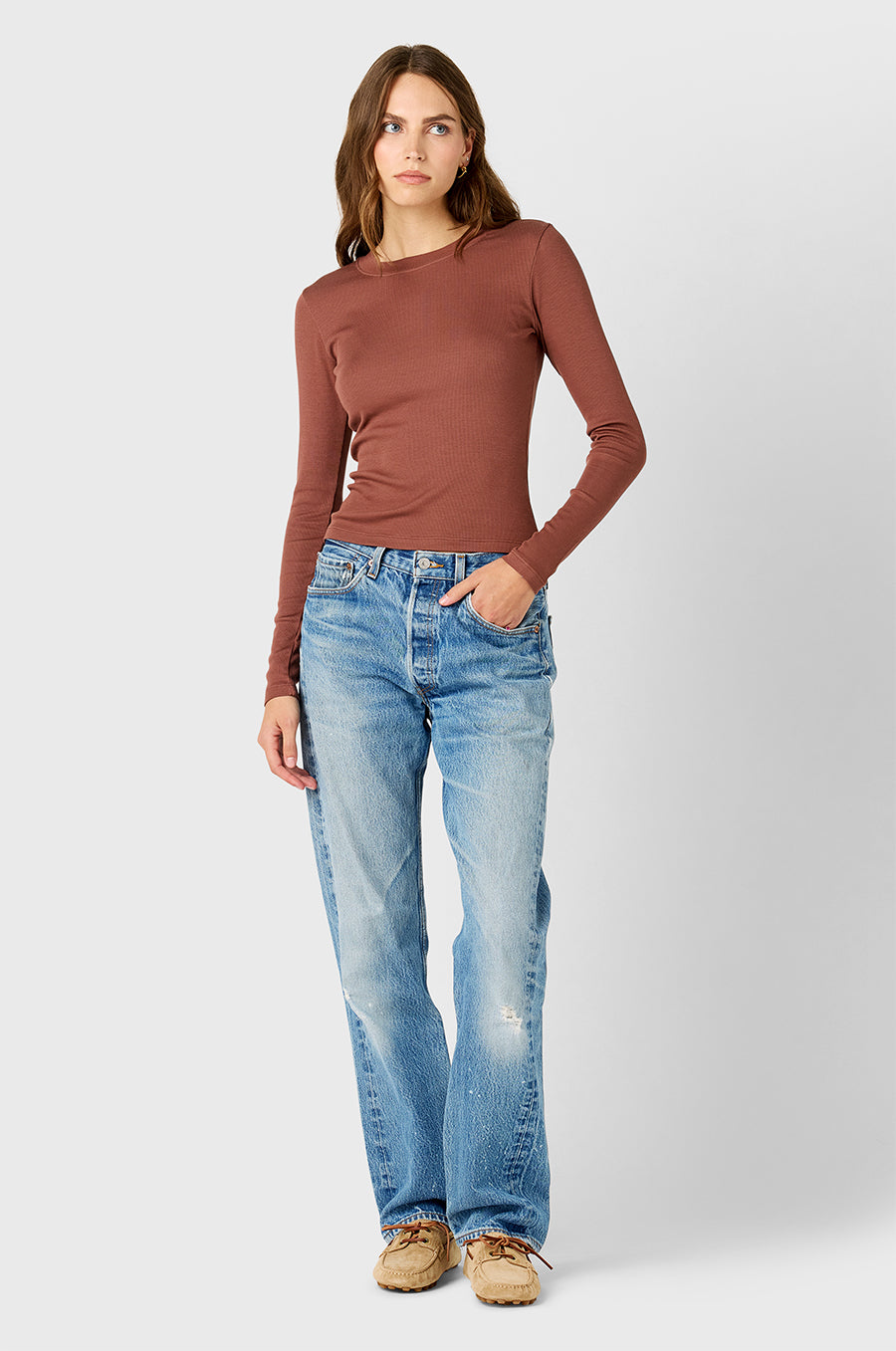 Model wearing the lady & the sailor Long Sleeve Classic Tee in Chestnut Classic Rib.