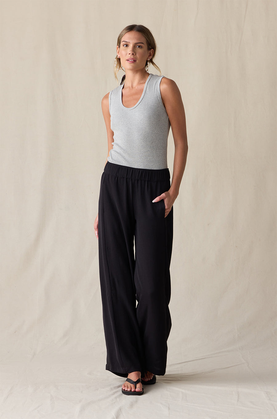 SCOOPNECK TANK IN HEATHER GREY STYLED WITH THE PALAZZO PANT IN BLACK AIR FLOW - the lady & the sailor