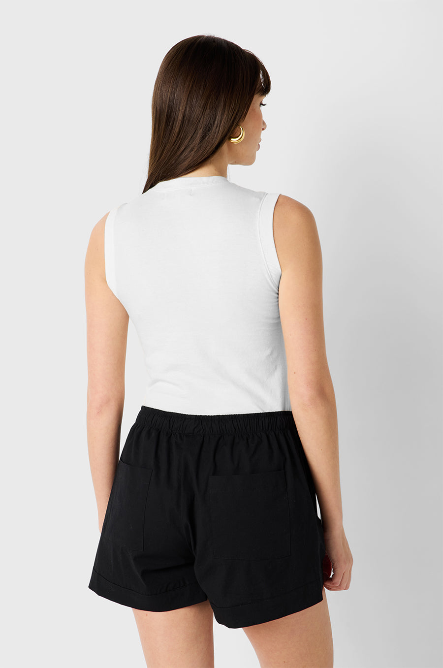 Model wearing the lady & the sailor Crewneck Tank in White Organic Cotton Jersey