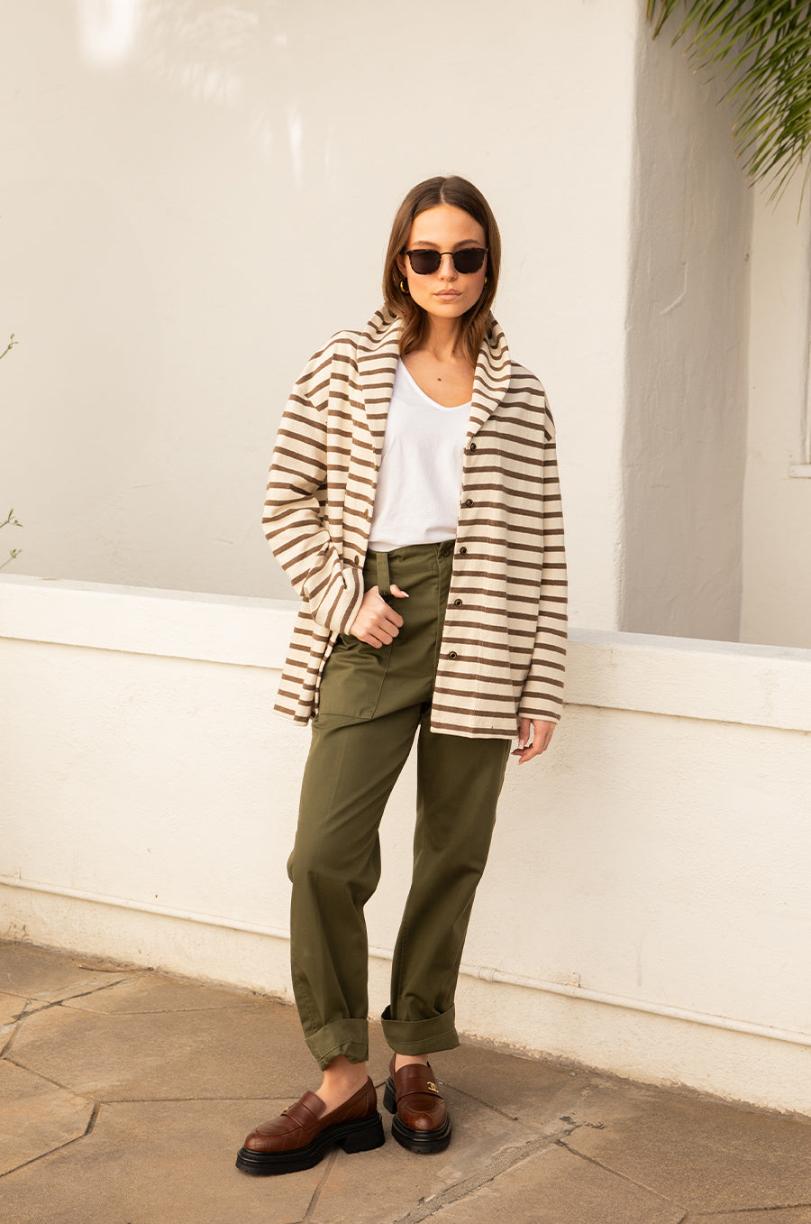 SNAP CARDI IN MOCHA STRIPE