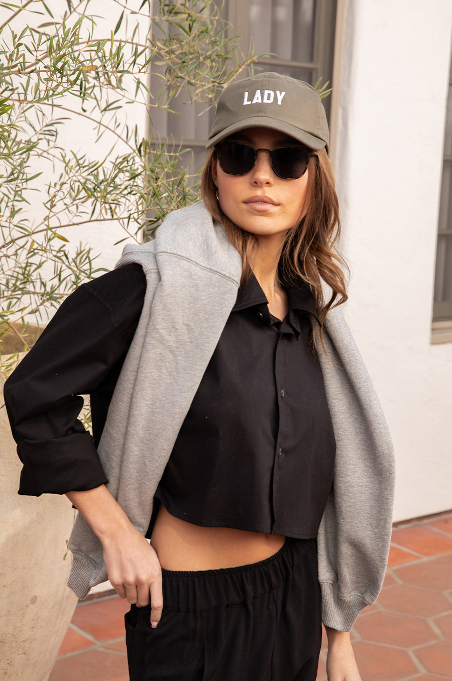 LADY BASEBALL CAP IN ARMY/WHITE