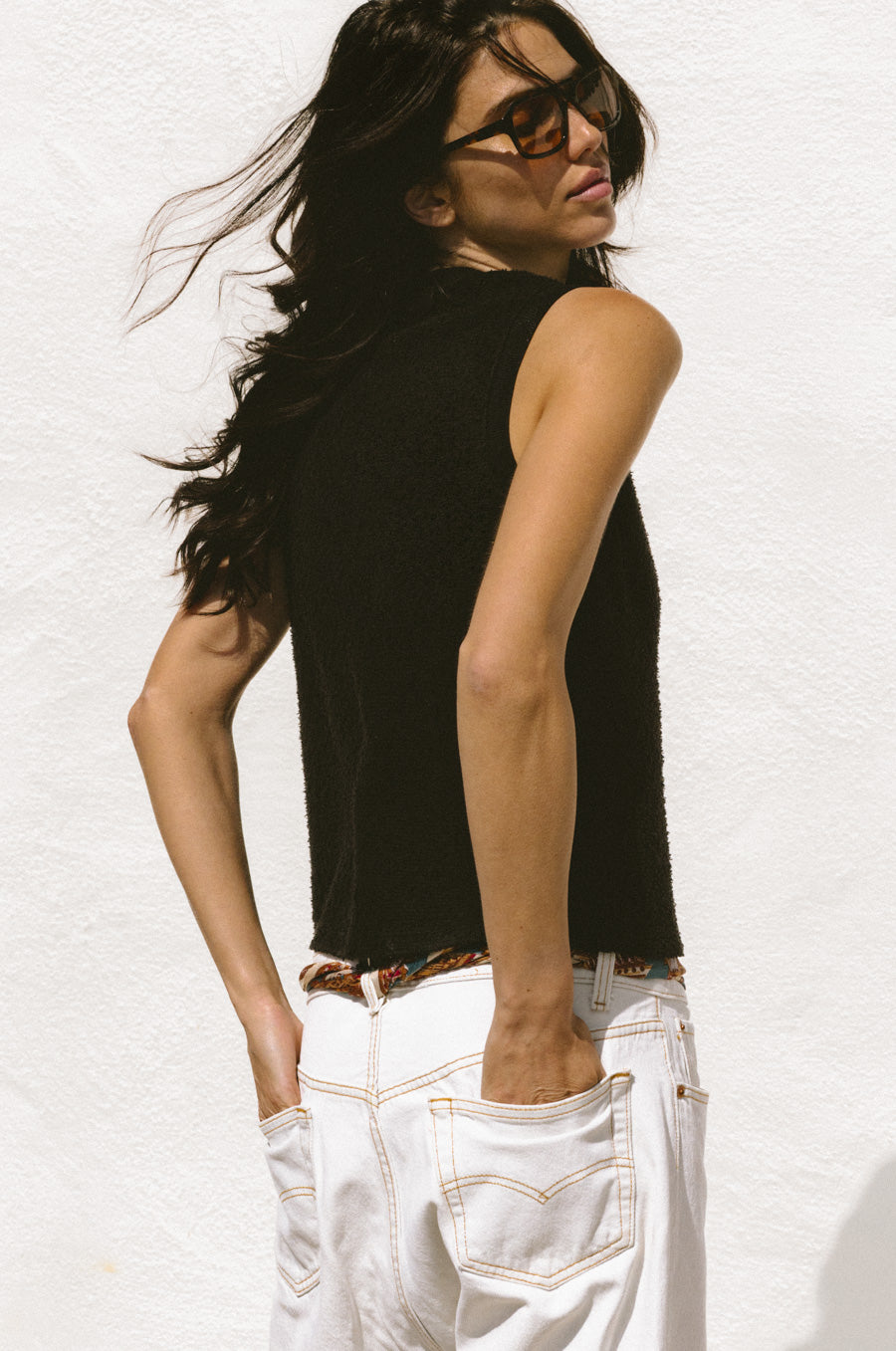 CREWNECK TANK IN BLACK BOUCLÉ