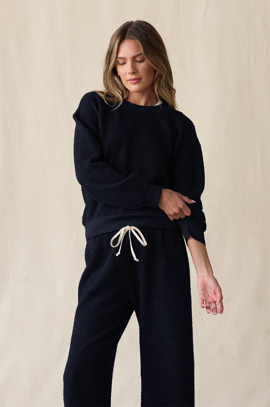 LE CLASSIQUE CREW IN NAVY BOUCLÉ