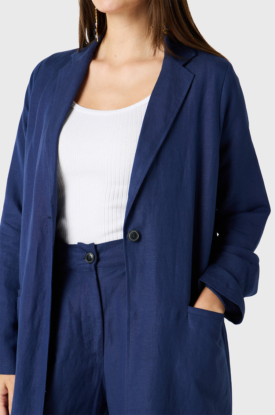 Brunette Model wearing the lady & the sailor Duster in Nautical Navy