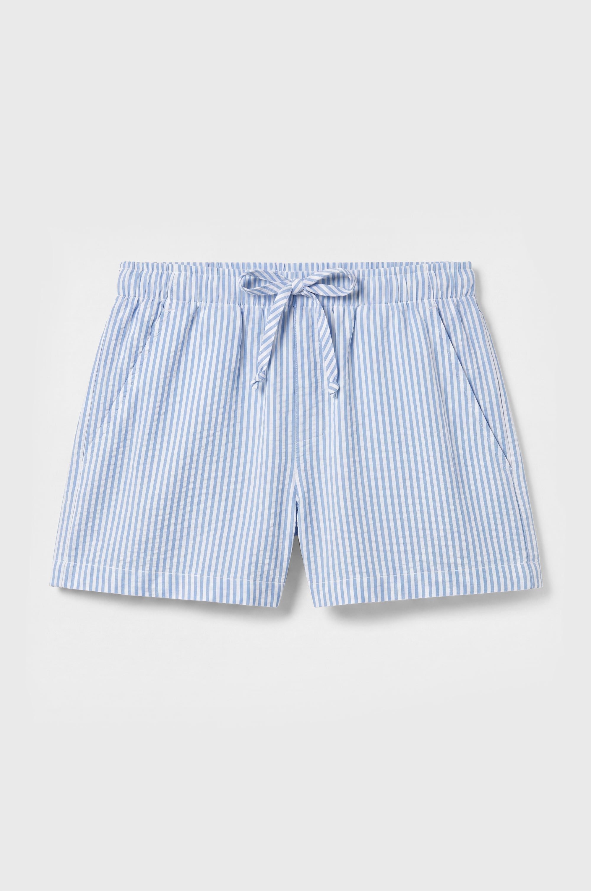 FLUTTER SHORT IN BLUE SEERSUCKER