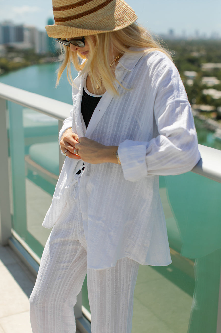 BEACH STRIPE SUNDAY SHIRT IN WHITE